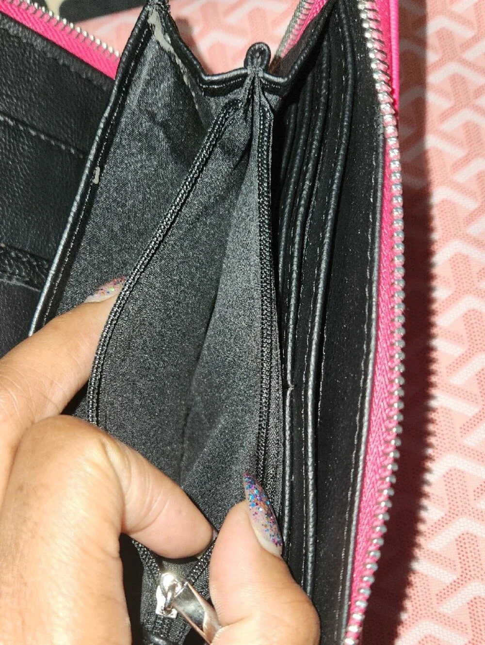 NWOT BETSEY JOHNSON Saffiano Leather Bow Wristlet - Hot Pink